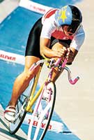自転車競技に挑む橋本聖子